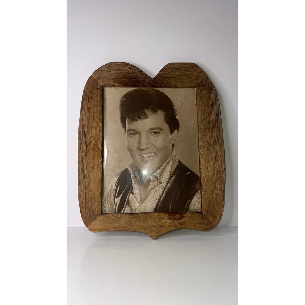 Elvis Presley vintage candid photo pictures Elvis smiling